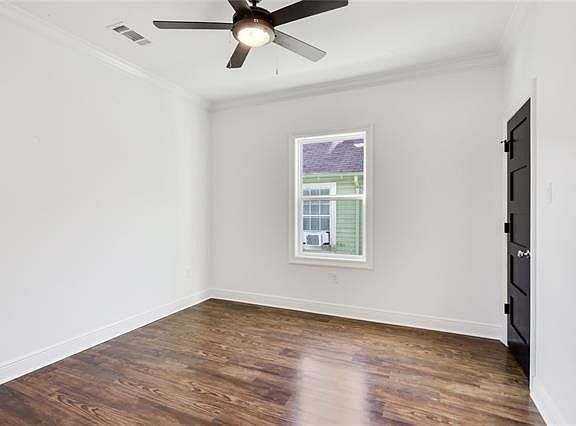 3rd image of 2324 Allen St