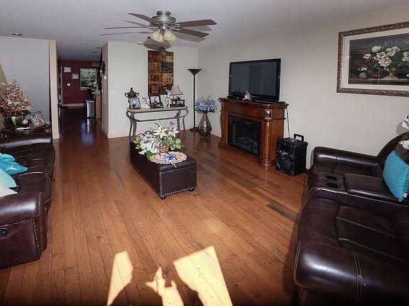 3rd image of 61 Christian Ct