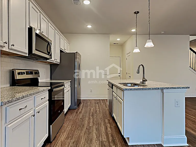 1831 Produce Ln — Photo 3