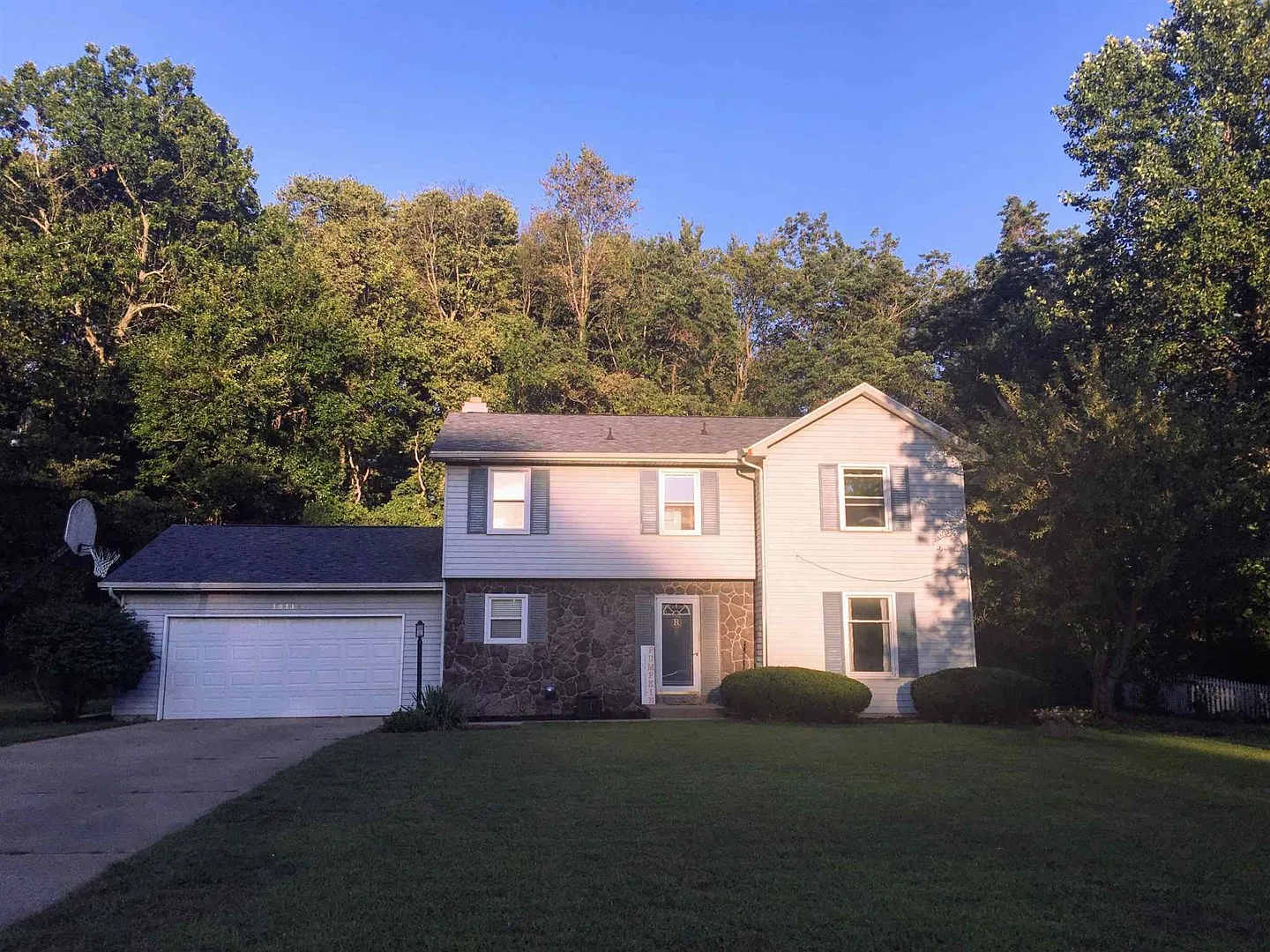 10118 Squire Dr photo 1