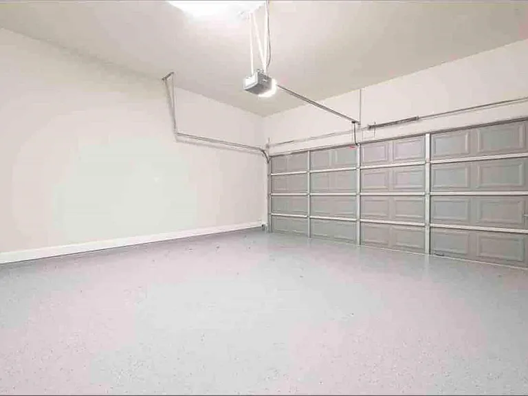 2105 Naomi St #B — Photo 23