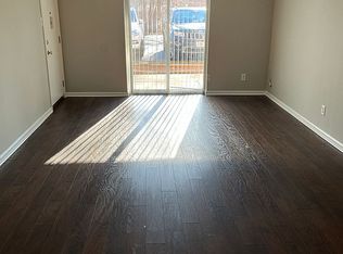 5770 Westphalia Ln APT B, Saint Louis, MO