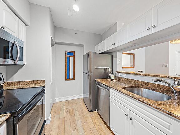 5th image of 4117 Tuscany Way #4117