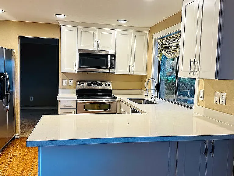 17218 SE 40th Pl — Photo 2