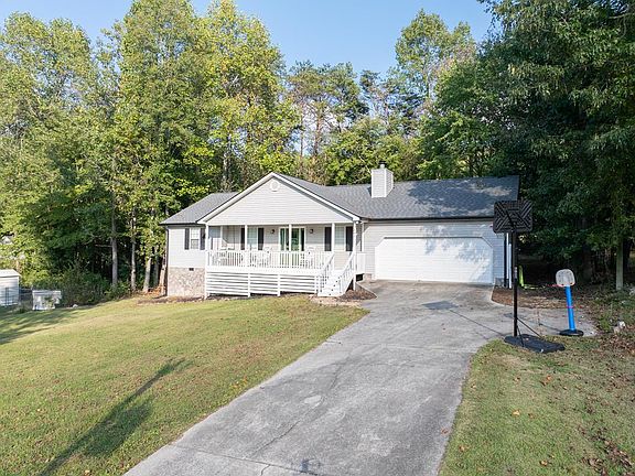 3rd image of 1684 Farley Dr