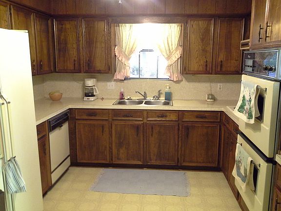 Nice Kitchen,custom solid wood cabinets.
