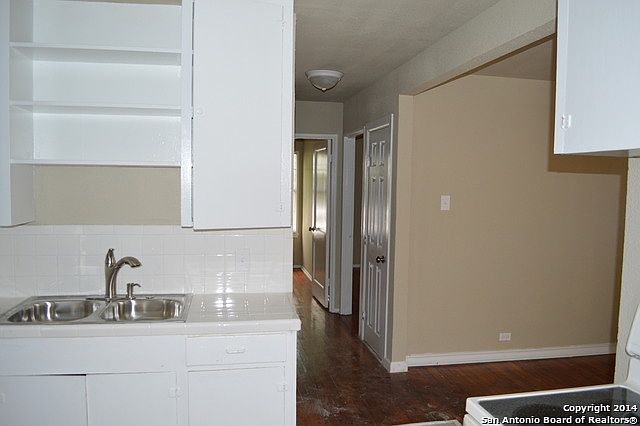 2nd image of 139 Harwood Dr