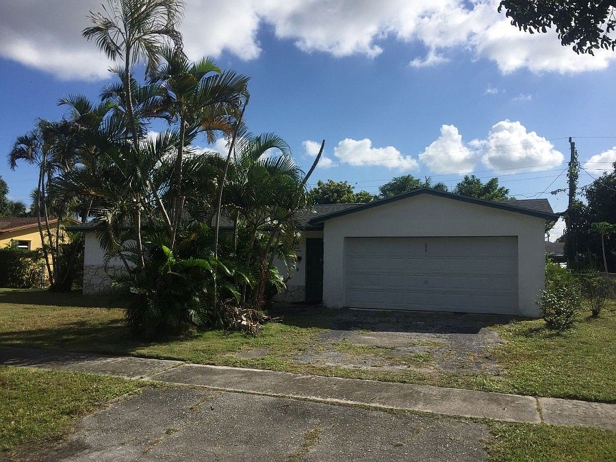 1st image of 318 Ontario Pl