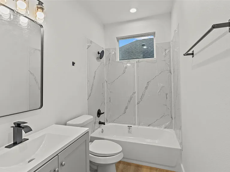 8127 Hoffman St — Photo 9