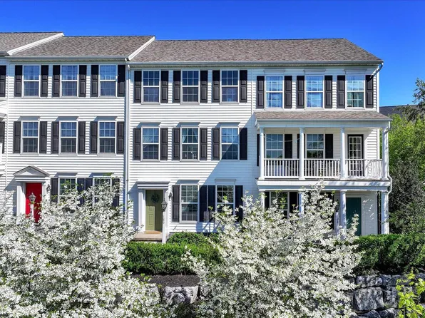 186 N Melhorn Dr, Mount Joy, PA 17552