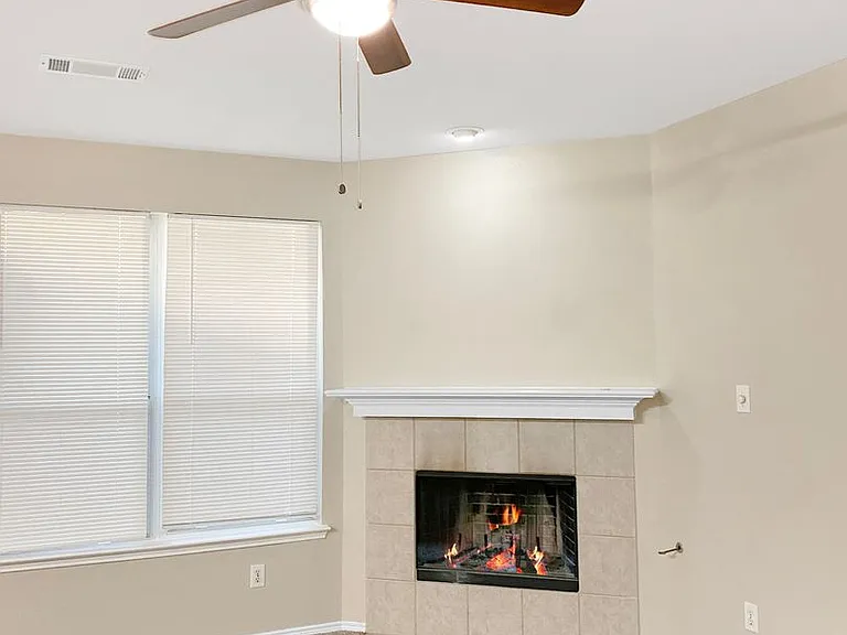 7221 Lindentree Ln — Photo 13