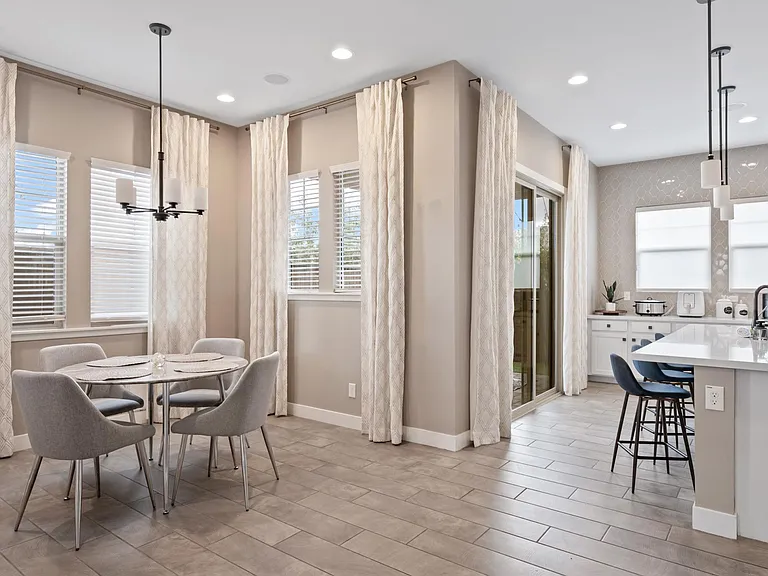 1934 E Wisteria Dr — Photo 12