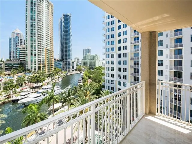 511 SE 5th Ave — Photo 9