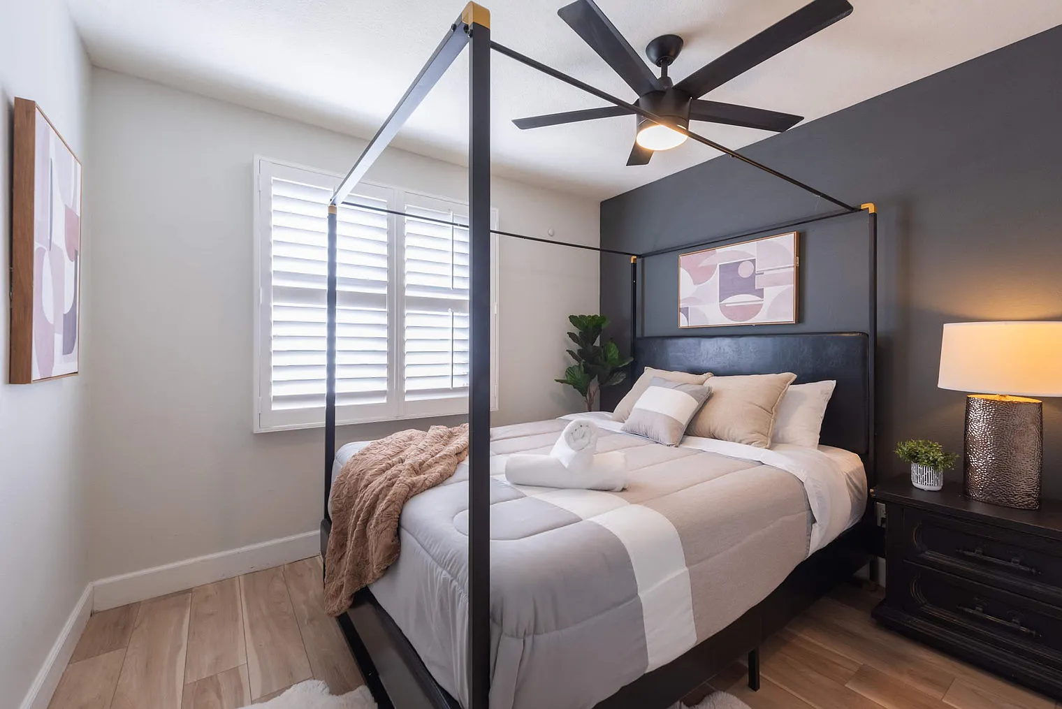 4 bed, 3.0 bath, 1797 sqft, $9,055 — Photo 4