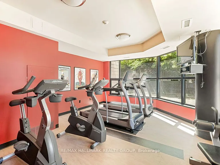 235 Kent St #514 — Photo 27