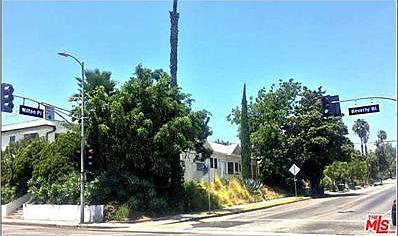 3rd image of 307 N Wilton Pl