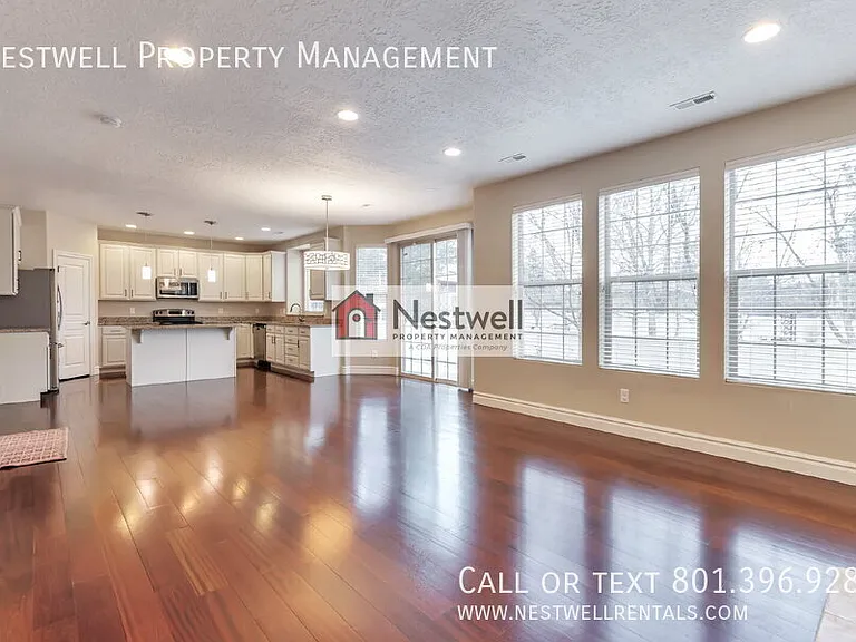 1360 E Foxmont Ln — Photo 5