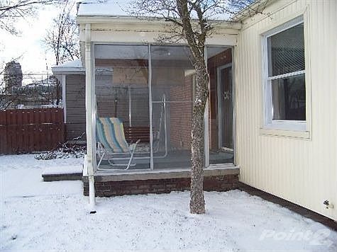 3rd image of 2023 Roseland Ave