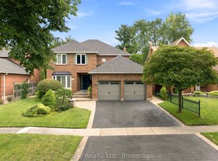 5 Carriage Ln, Clarington, ON L1E 1J9