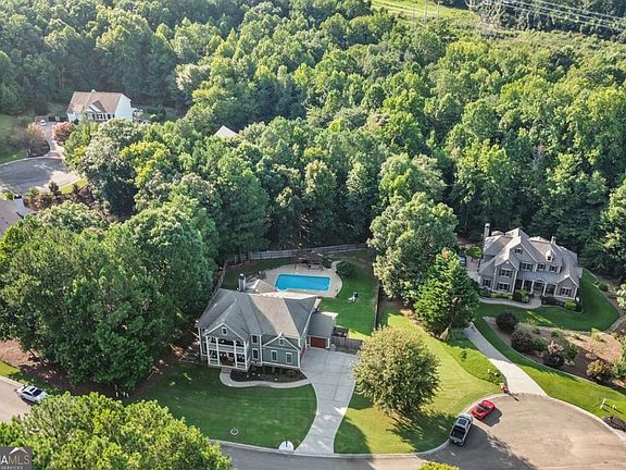 3rd image of 307 Tall Pines Ct