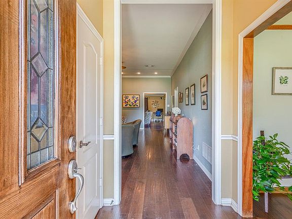 5th image of 309 Saint Andrews Ct