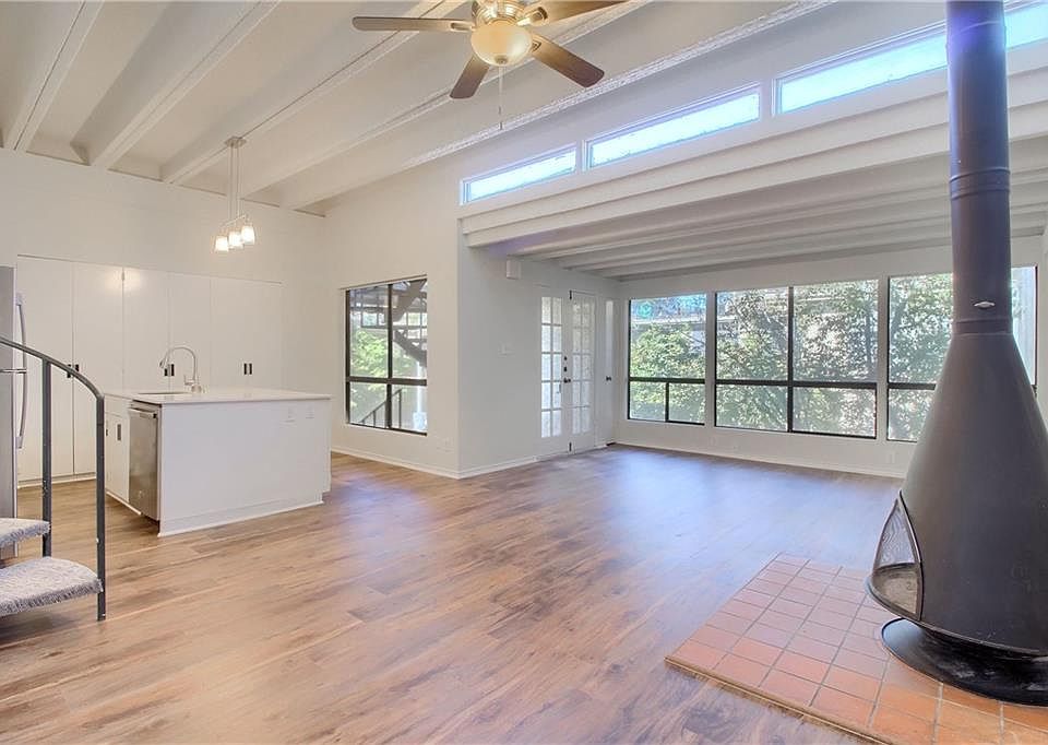 1st image of 5914 Lago Vista Way