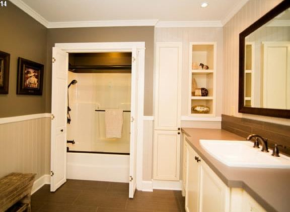 4th image of 129 Bond Dr