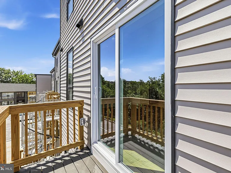 2530 B Elvans Rd SE — Photo 34