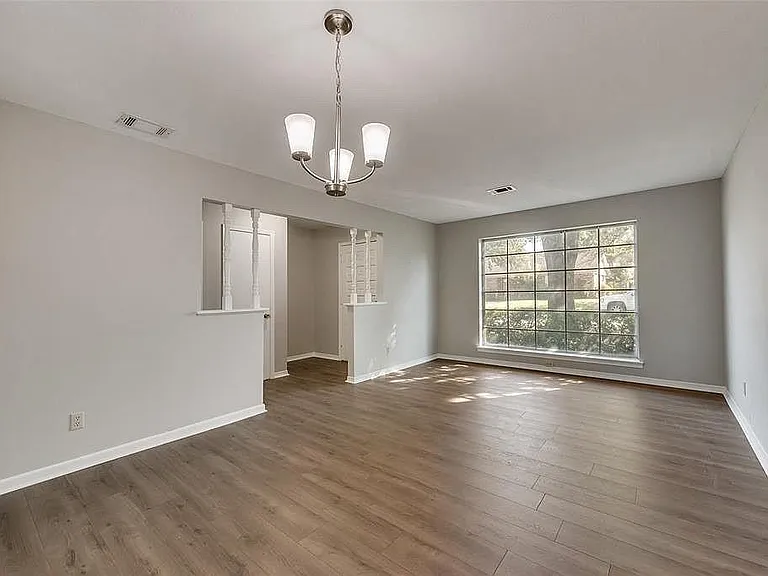 8423 Cadenza Ln — Photo 24