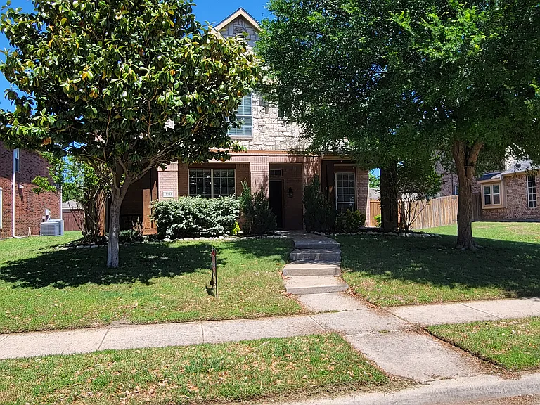 11744 Creekwood Dr — Photo 1