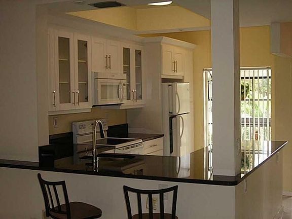 4th image of 1905 SW 15th St APT 8