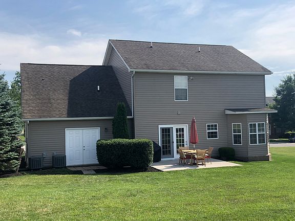 3rd image of 330 Windsor Dr