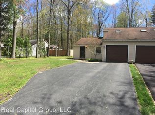 25 Glenbrook Dr, Clifton Park, NY