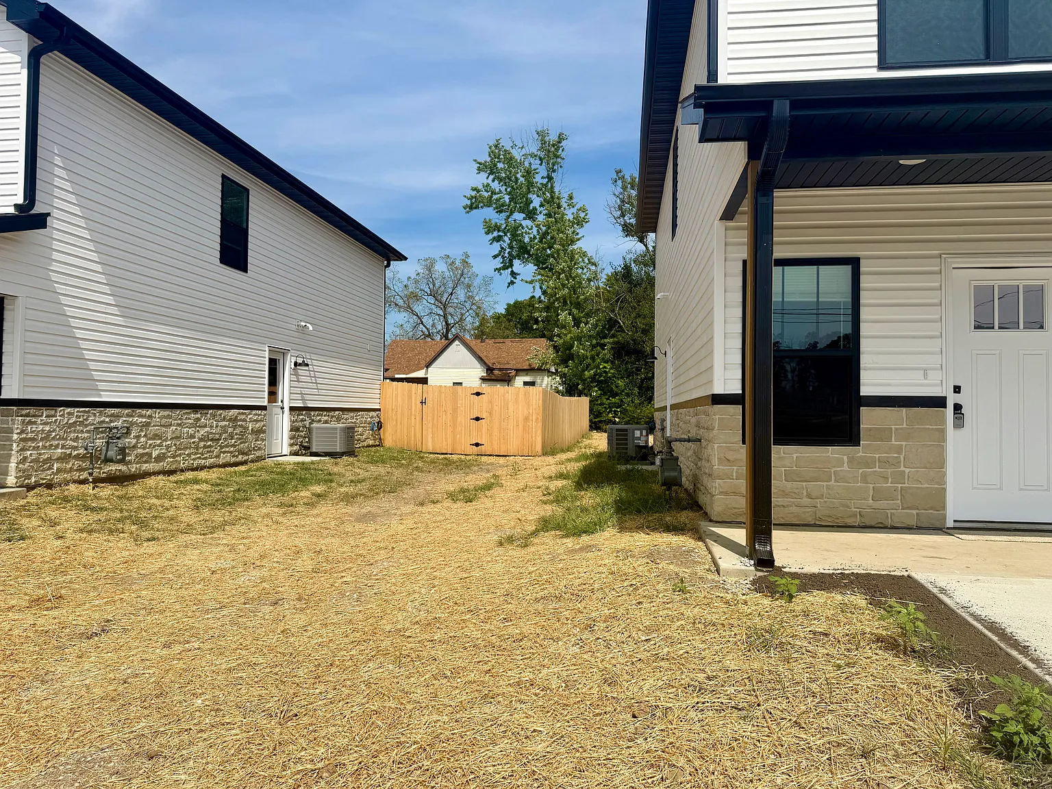 4 bed, 1463 sqft, $1,700 — Photo 3