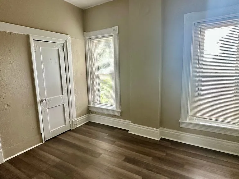 814 Elmwood Ave — Photo 7
