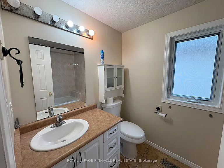 60 Everglade Cres — Photo 24