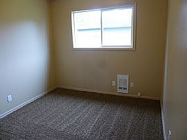 5th image of 1910 85th Dr SE