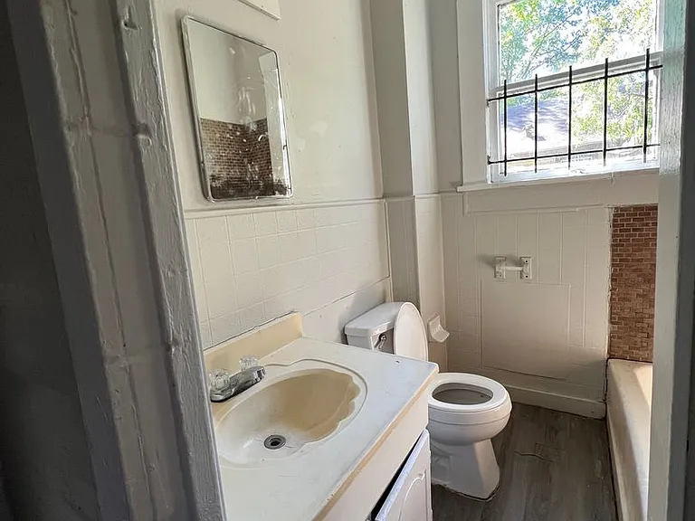 2413 Queens Hwy — Photo 10