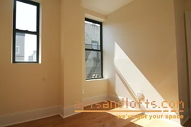 Rented by aptsandlofts.com
