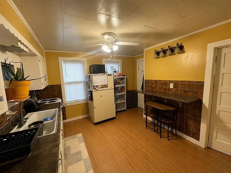 15 Fowler Ave #1 — Photo 4
