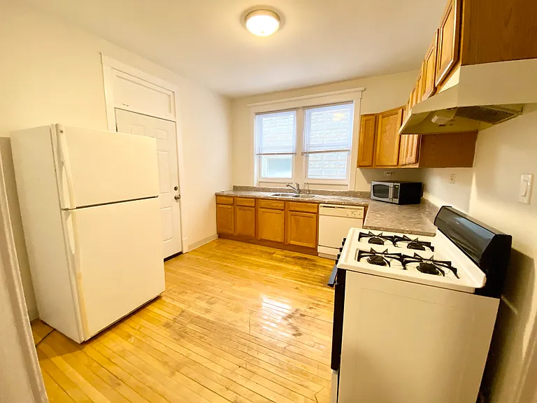3244 N Oakley Ave #1F — Photo 12