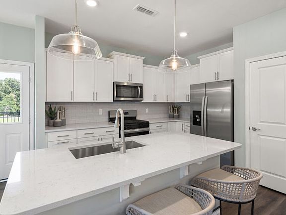 Large Kitchen with Eat-in Island - Model Representation