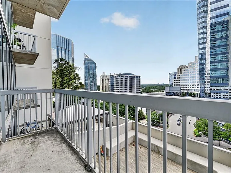3324 Peachtree Rd NE #915 — Photo 15
