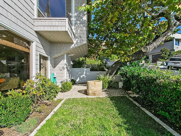 1010 Emerald Bay — Photo 65