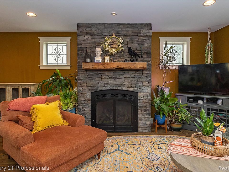 304 Gardenia Ave, photo 10