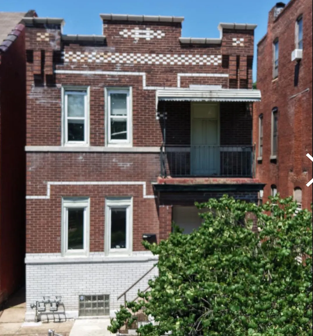 3 bed, 1200 sqft, $1,200 — Photo 1