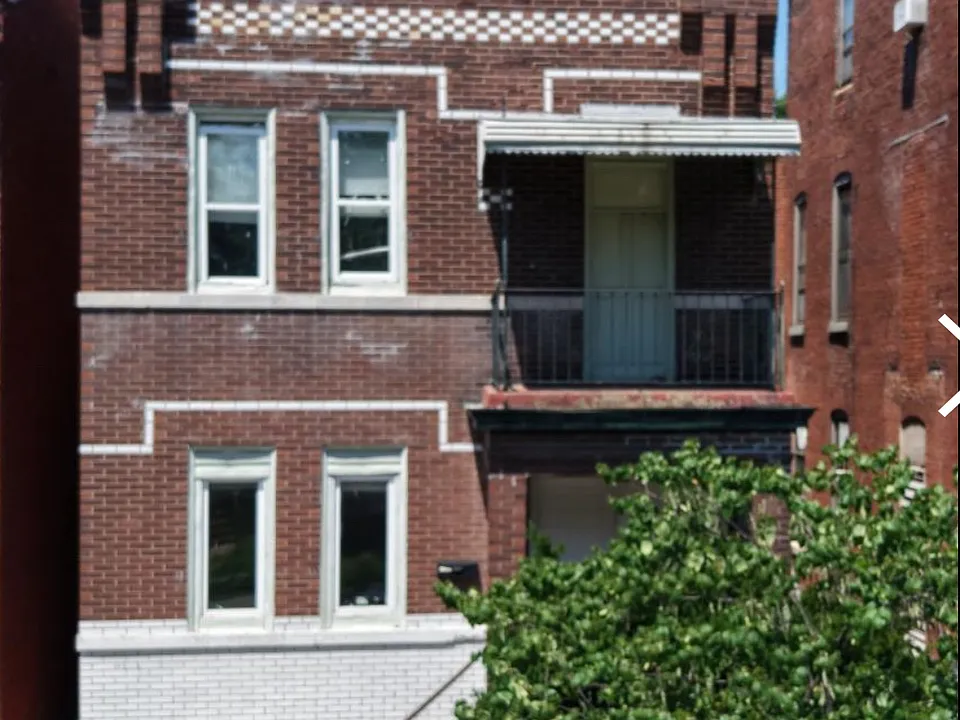 3831 Iowa Ave #2F