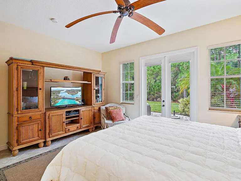 1043 Vintner Blvd — Photo 36
