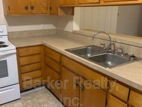 5th image of 2302 Lora Ln