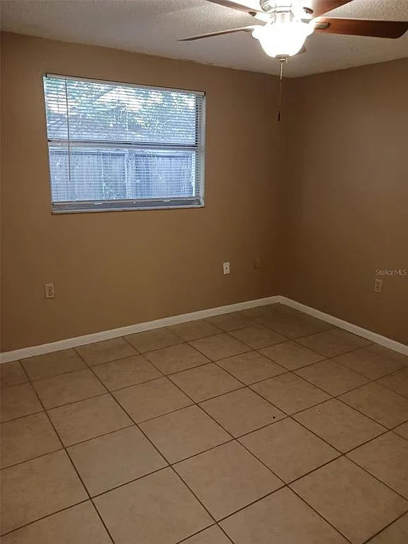 2 bed, 1.0 bath, 784 sqft, $1,300 — Photo 4